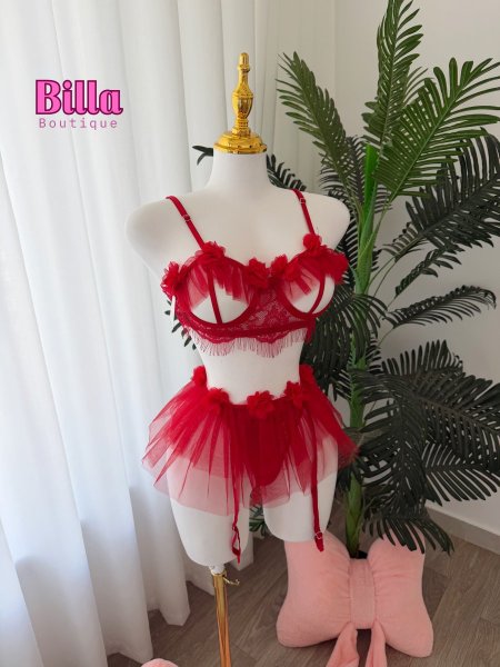 لانجري ثلاث قطع باللون الأحمر المميز 😍❤️ والكواليتي❤️‍🔥