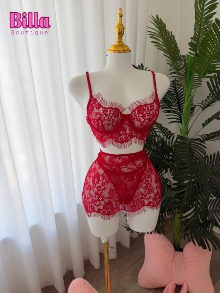 لانجري ثلاث قطع دانتيل باللون الأحمر ❤️‍🔥😭❤️