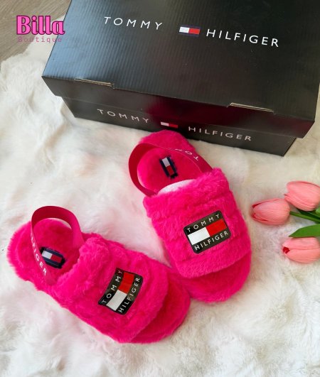 سليبر تومي باللون الفوشي 💕