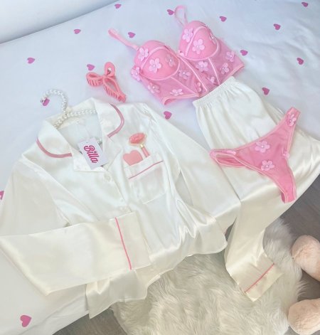 بيجامة حرير ناعم مع طقم داخلي🎀