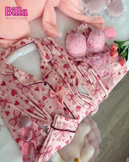 بيجامة مخمل دبل فيس منقشة فيونكات وقلوب والكواليتي🔥🥹🎀👄