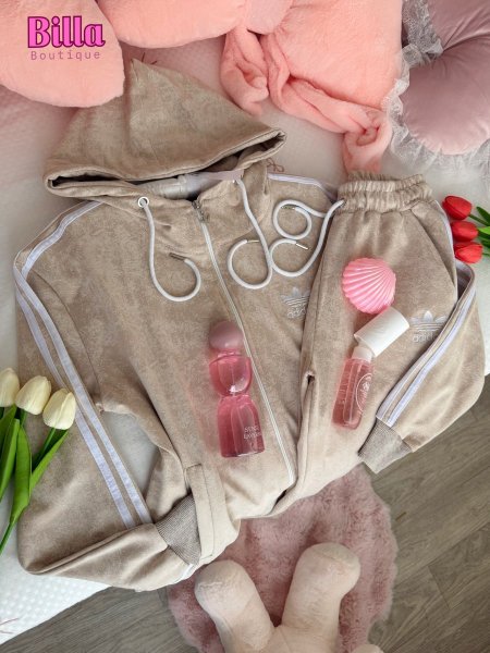 تزينيج باللون البيج من adidas خامة والكواليتي😩🔥