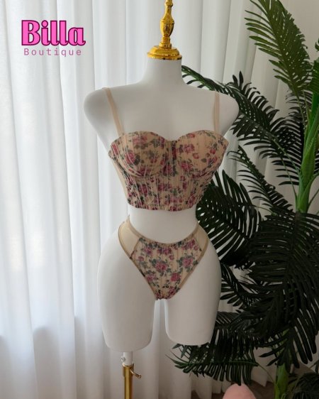 طقم داخلي منقش ورد باللون البيج