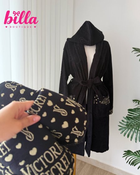روب فيكتوريا سيكريت للاستحمام ثلاث قطع (روب /طقية للشعر /سليبر )باللون الأسود🖤