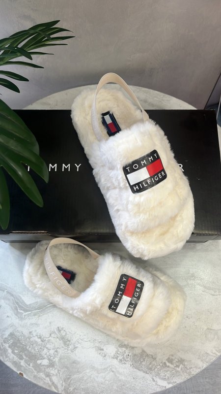 سليبر تومي باللون الابيض والكواليتي 🔥