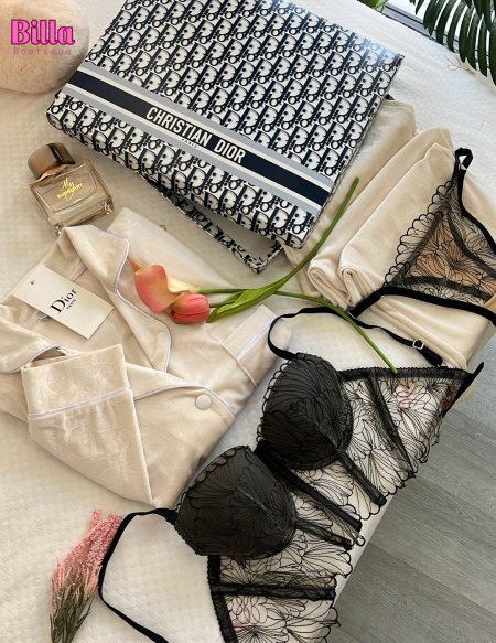 بسجامة ديور باللون الاوف وايت مع بوكس والكواليتي🔥😍