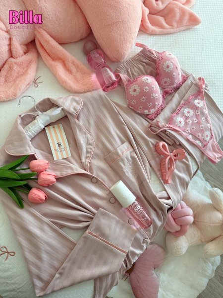 بيجامة فيكتوريا سيكريت مخططة قطن بتسطل🥹💞مع بوكس