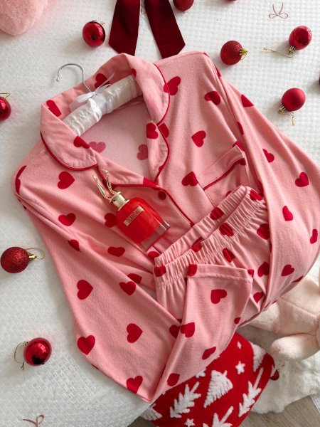 بيجامة فل انوثة منقشة قلوب فليز ناعم❤️💗🫰