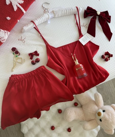 بيجامة شورت ستان حرير باللون الاحمر❤️‍🔥