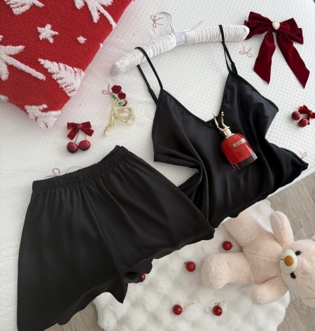 بيجامة ستان شورت باللون الأسود 🫰🖤