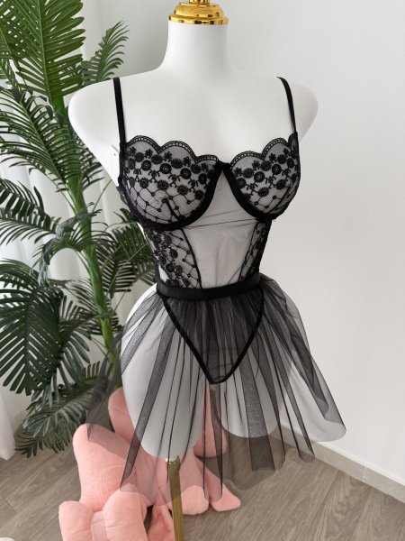 لانجري فستان شيفون دانتيل باللون الأسود قطعتين🖤🫰