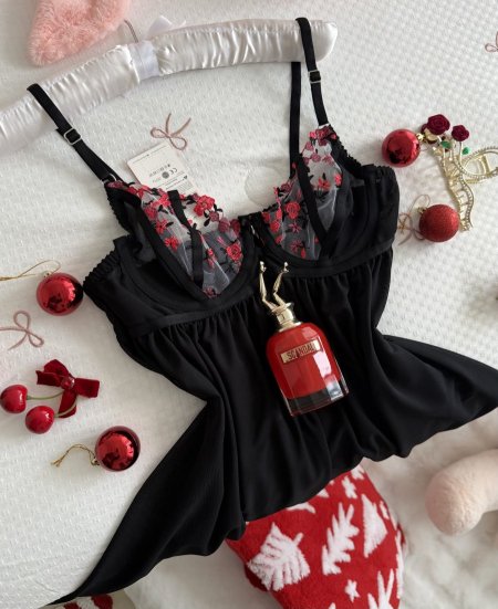 فستان شيفون ناعم مطرز صدره ورد احمر🖤❤️🥺