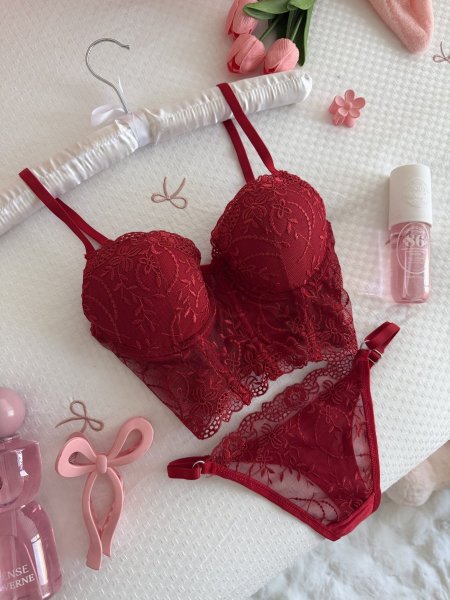 طقم داخلي دبل بوش باللون الأحمر توب❤️♥️🫰