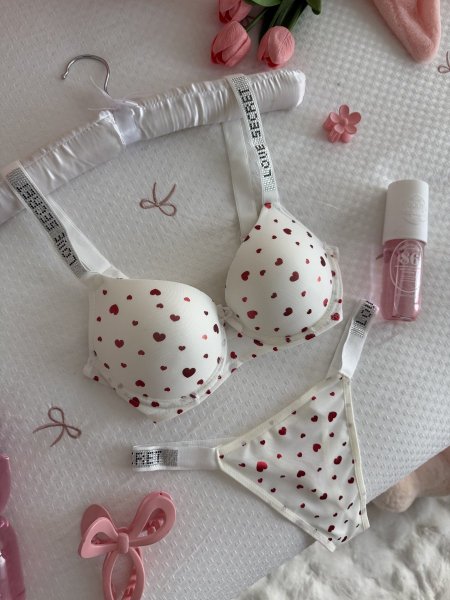 طقم داخلي منقش قلوب ♥️ بسطل🫰❤️